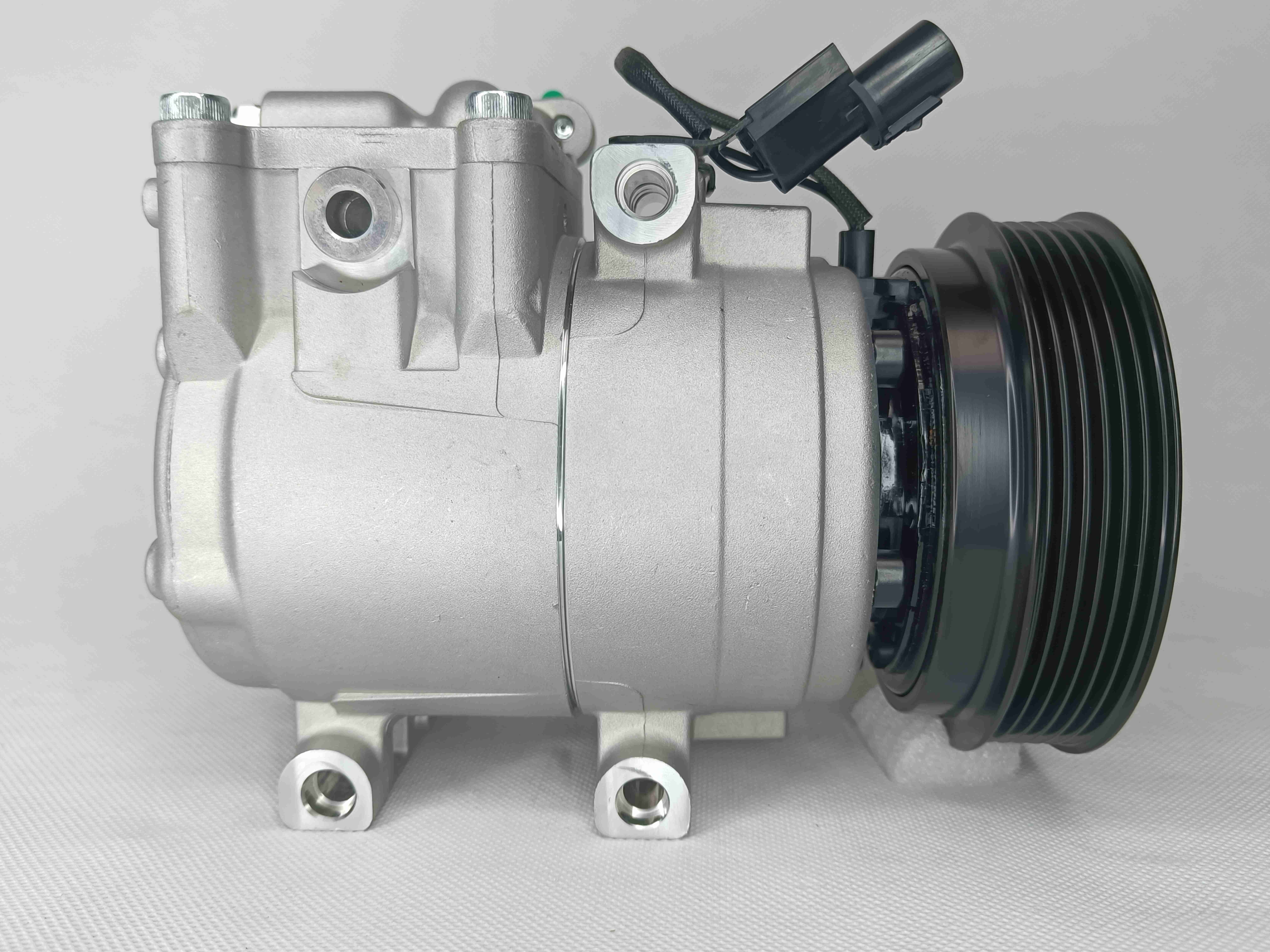 OEM 977011Z000 Auto Ac Compressor Assembly For Hyundai Elantra HCC