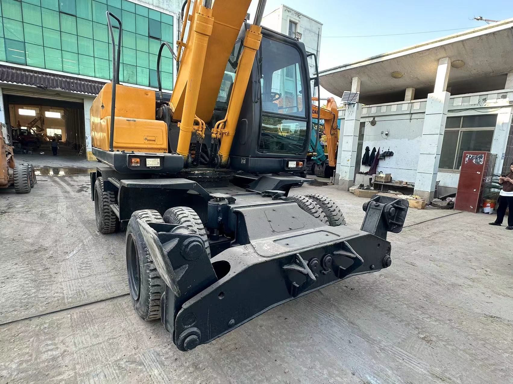 21.2 Ton Hyundai 210W-7 Used Wheel Excavator Bucket capacity 1.34m3