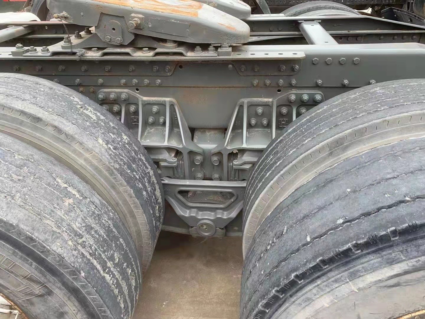 Double Axles Used 420HP 6X4 Sinotruk Howo Tractor Head Second Hand Truck