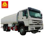 Environmentally Friendly Fuel Tank Tanker , Sinotruk Howo 20000 Liters 6000