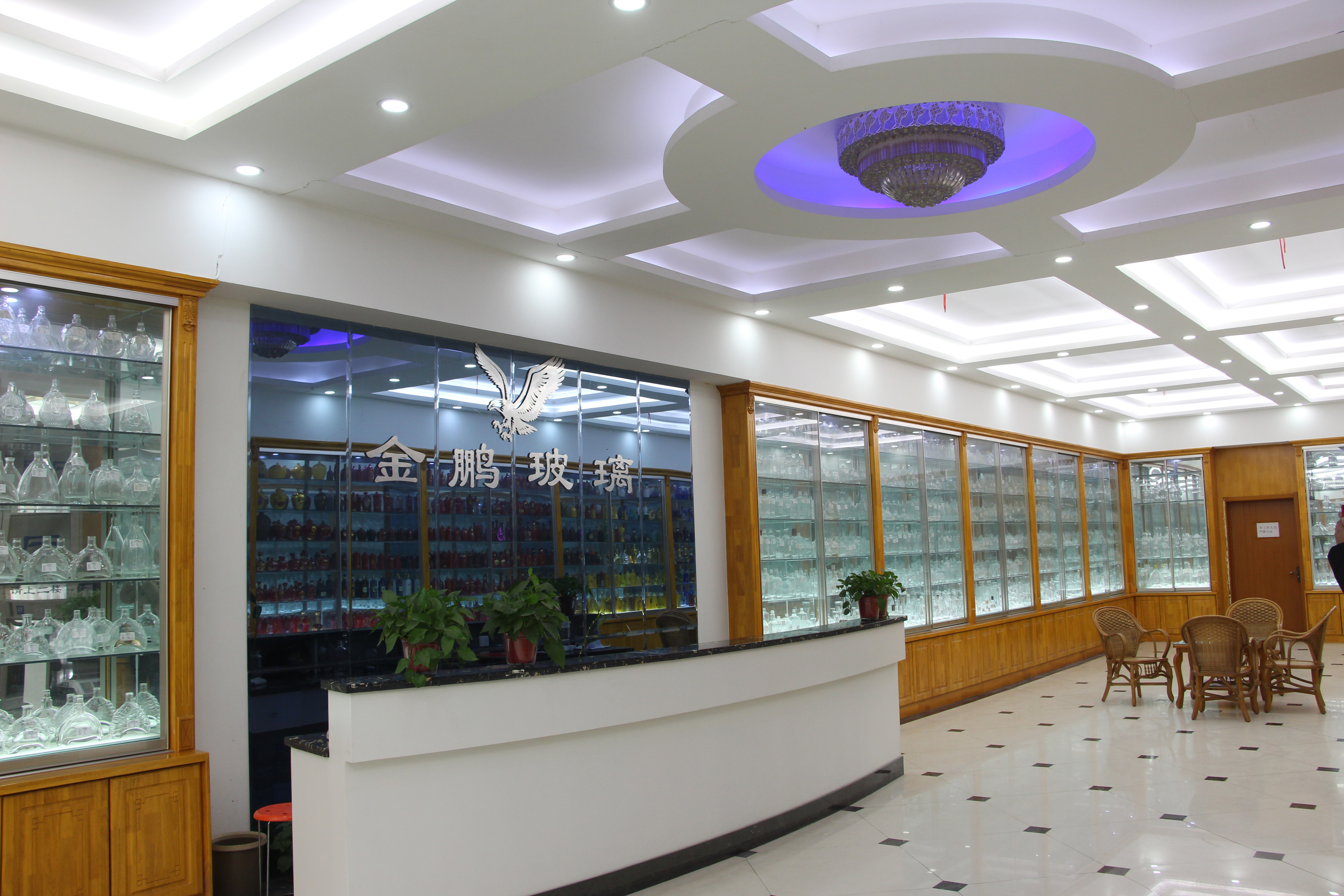 Glass Liquor Bottle Round 75cl Bottle For Cork Cap Type 1000ml 1750ml Collar Material