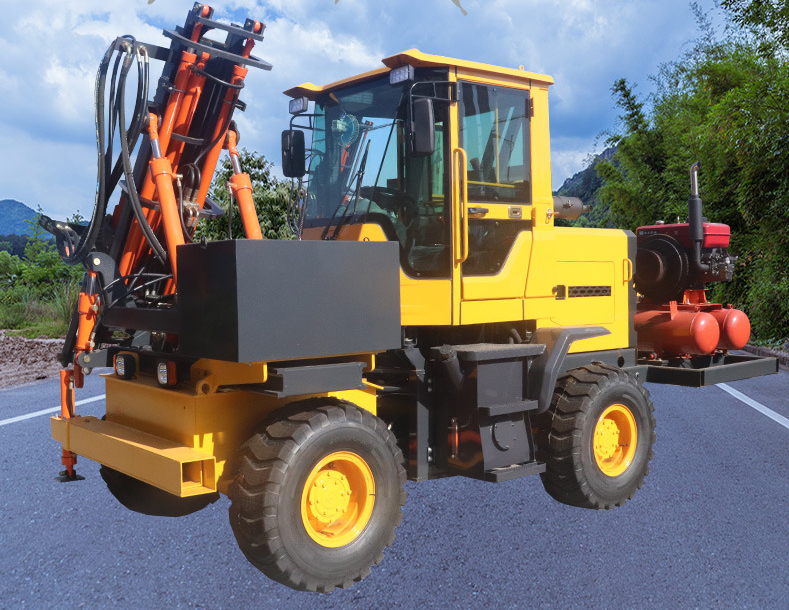 Guardrail Pile Driver Wheeled Highway Guardrail Drilling Machine Vibro Machine