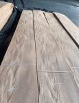 Thick 0.50MM Red Oak Wood Veneer Crown Cut Door A Grade For Interior Decoration