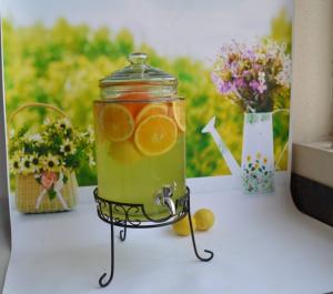 Quality glass juice / beverage dispensers with rack wholesale
