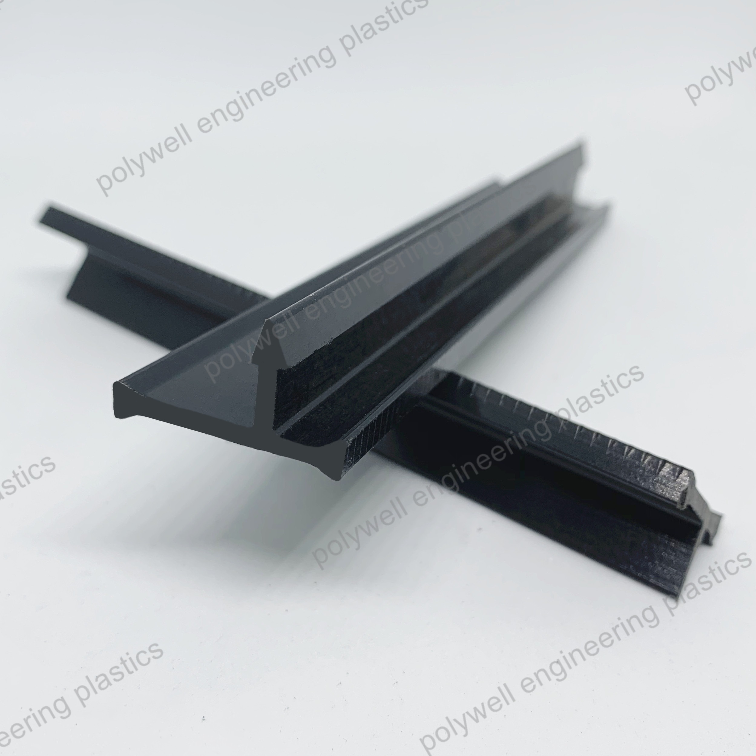 PA66 Polyamide Granules Forming Extruding Machine Thermal Break Strips With Single Screw