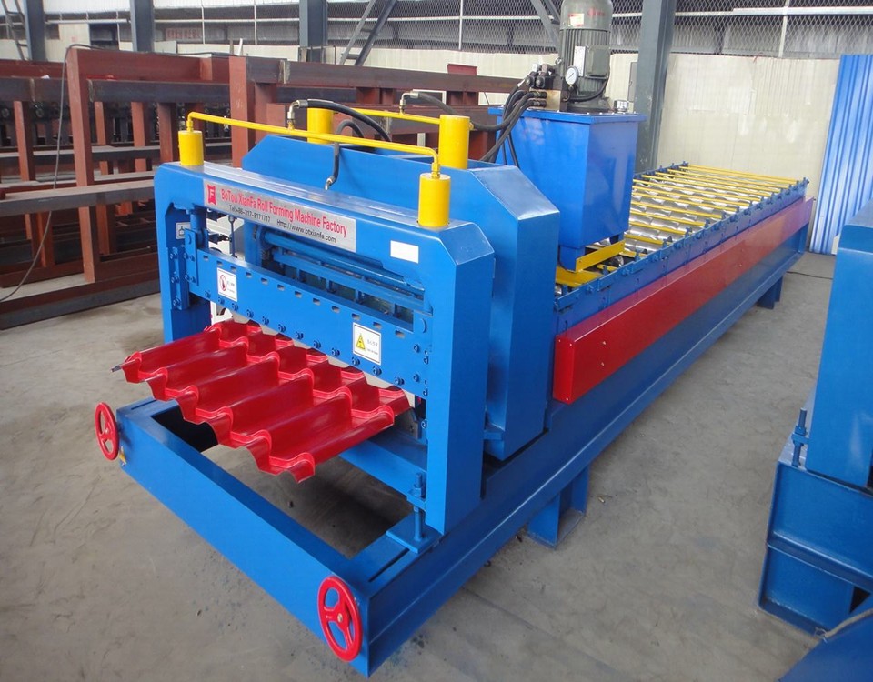 Professional Automatic Metal Roof Glazed Tile Roll Forming Machine 2-4m/Min