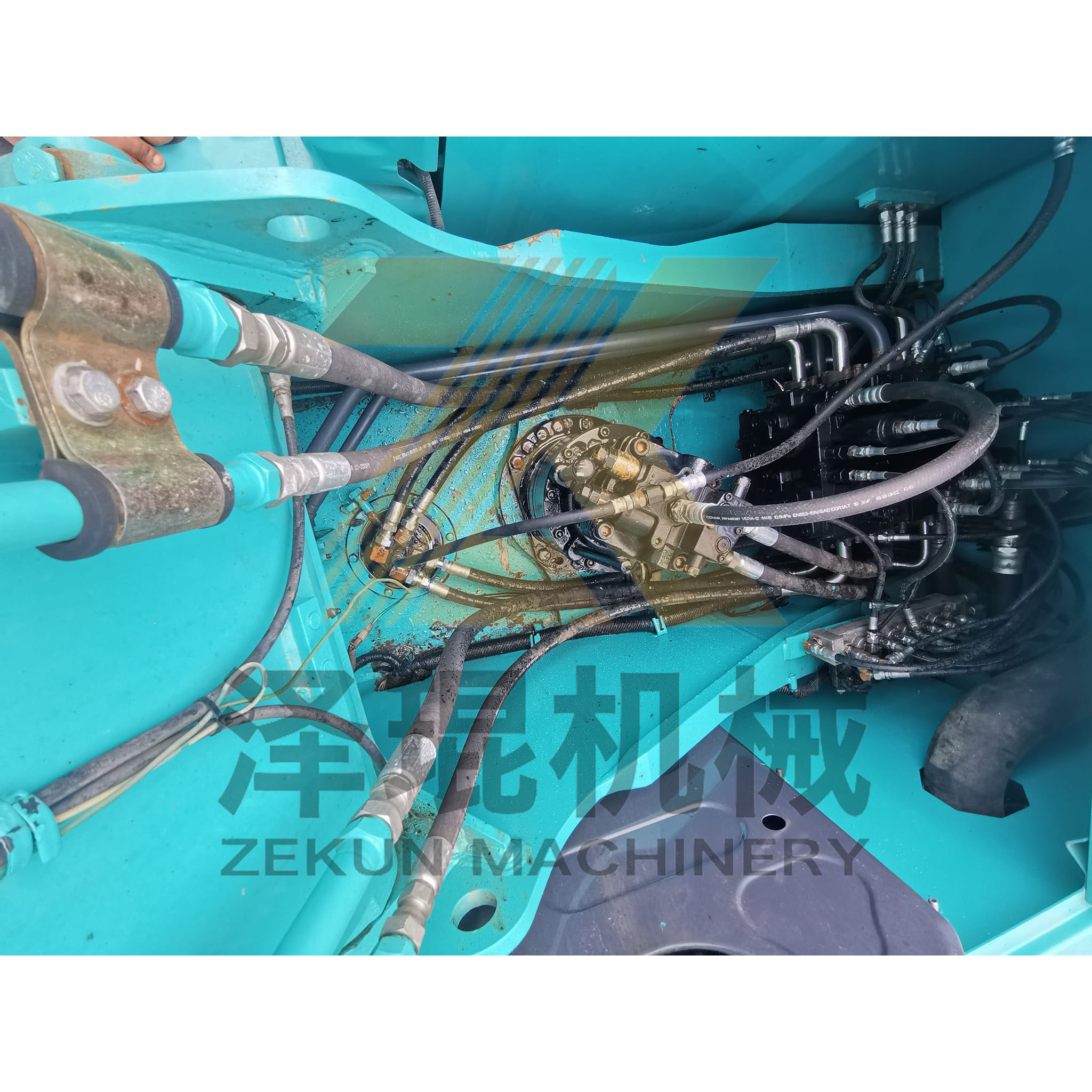 Used Kobelco SK200-8 Excavator with Hydraulic Valve at Low Price