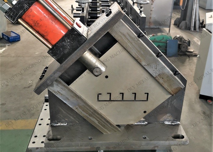 50HZ Keel Roll Forming Machine 0.3mm Steel Stud Making Machine