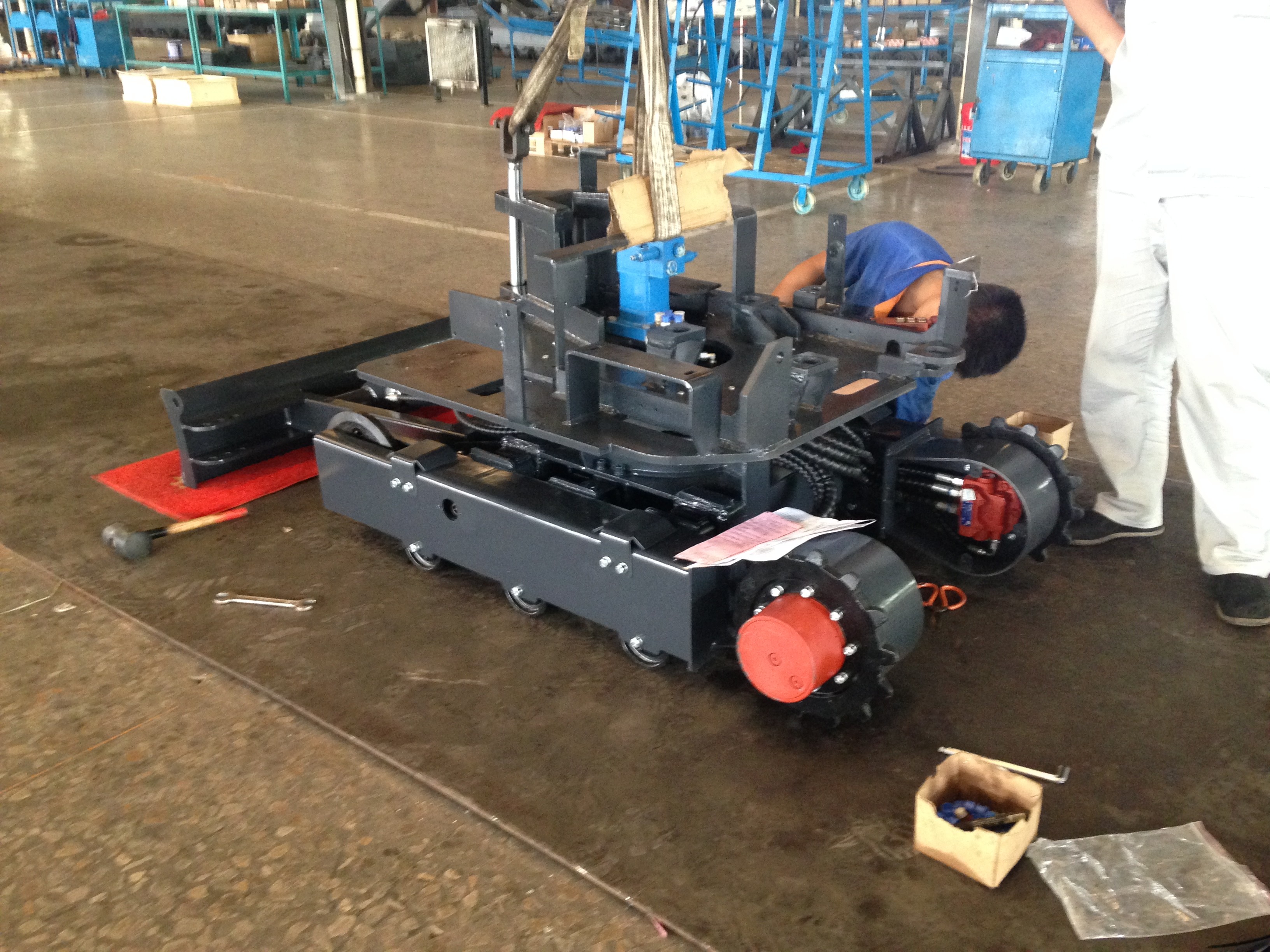 2350rpm 2 Ton Mini Excavator , 3km/H Mini Crawler Excavator