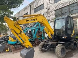 Quality Used R60W-7 Mini Hyundai Wheeled Excavator Stable And High Efficiency wholesale