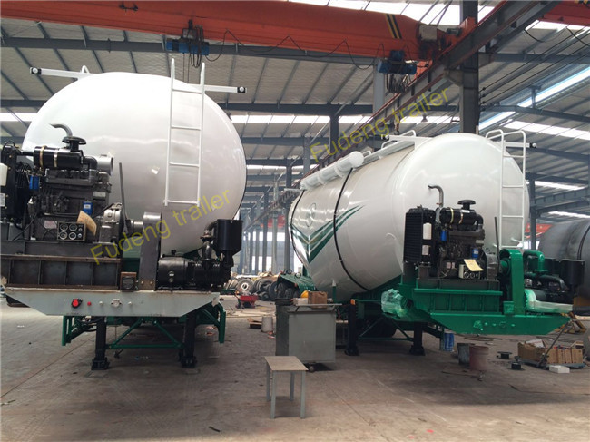 Payload 25 - 35 cbm Steel Cement Tanker Truck Mechanical / Air Suspension double axles