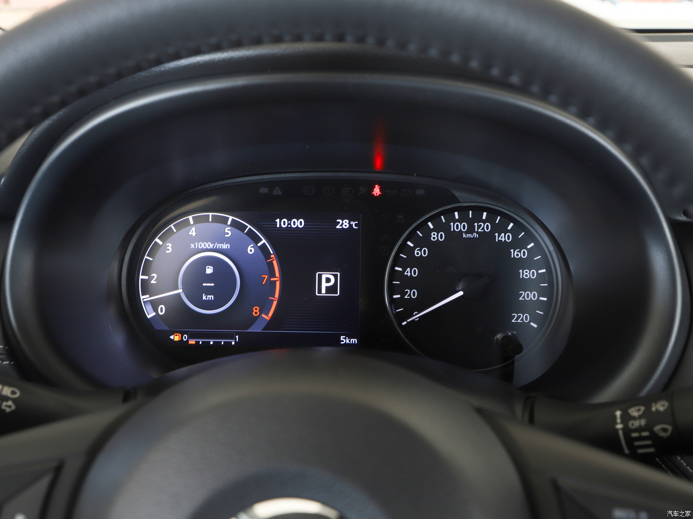 TPMS and Normal Steering Wheel Equipped Nissan KICKS 1.5L CVT 5 Seat Small SUV for Fast Speed Driving