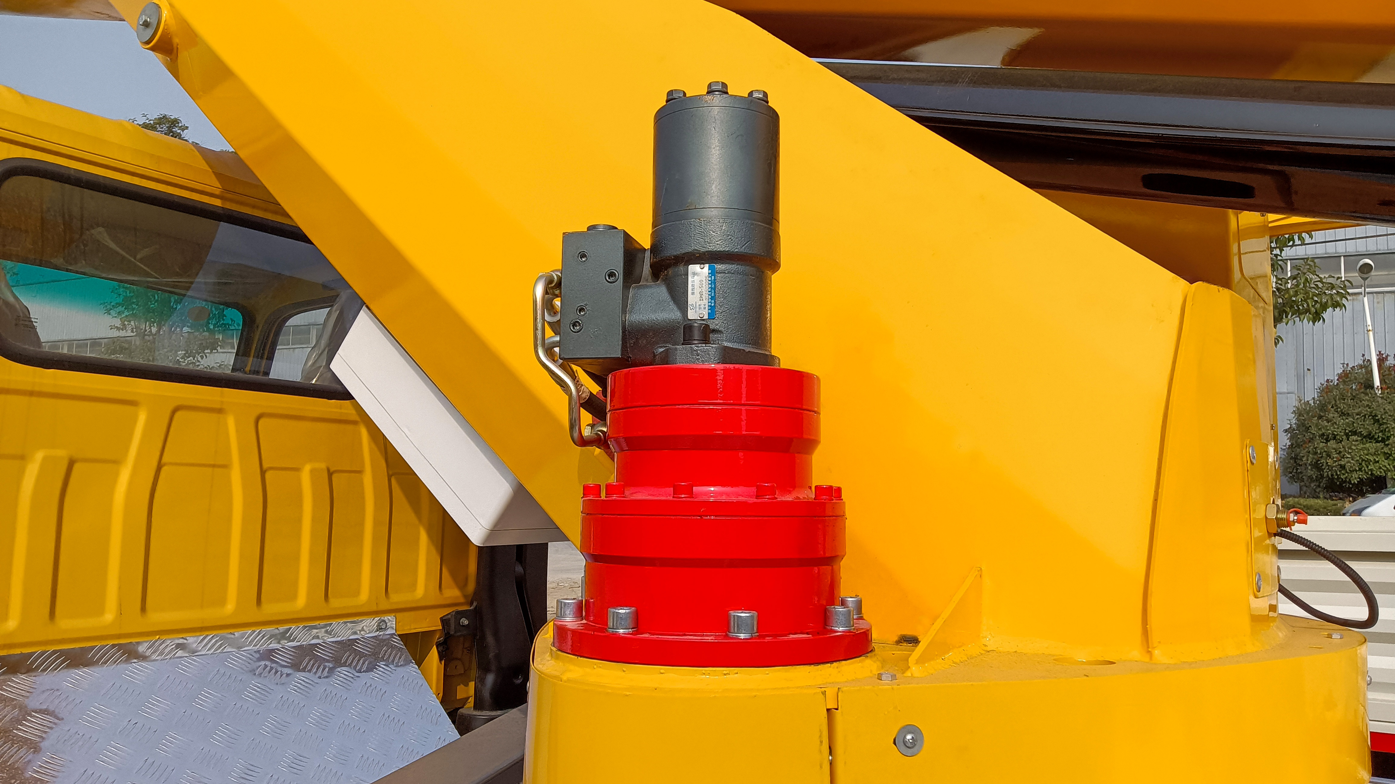 Hot Selling telescopic boom Lift 36m Aerial Working Platform Truck