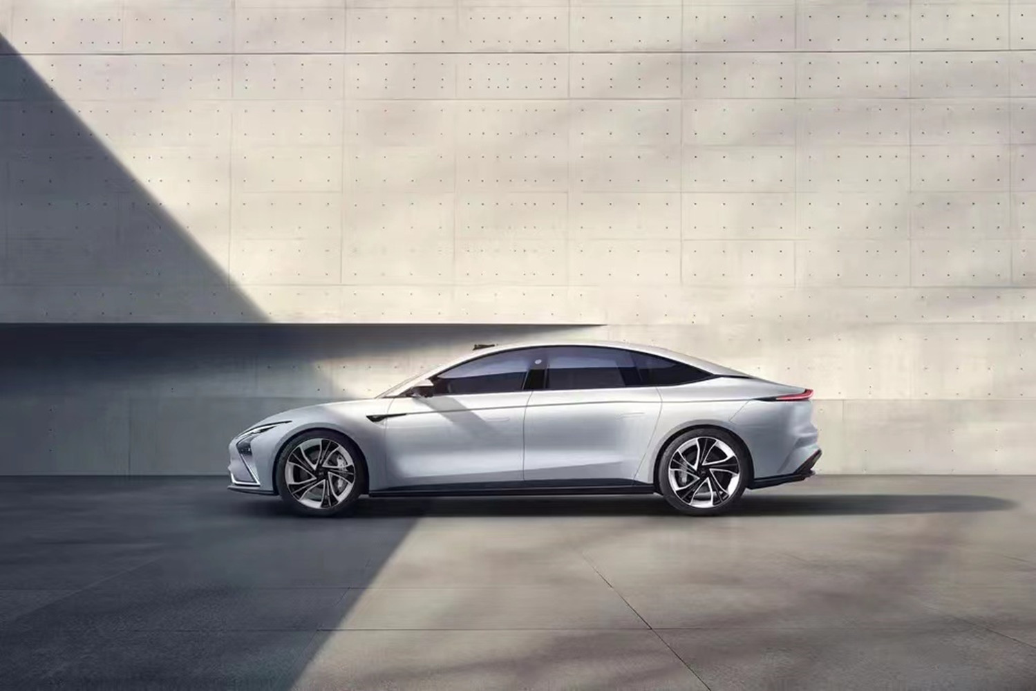 2023 SAIC Zhiji L7 PRO Adult Long Range EV Cars with Length * Width * Height 5098*1960*1485mm and Maximum Power 425 578Ps