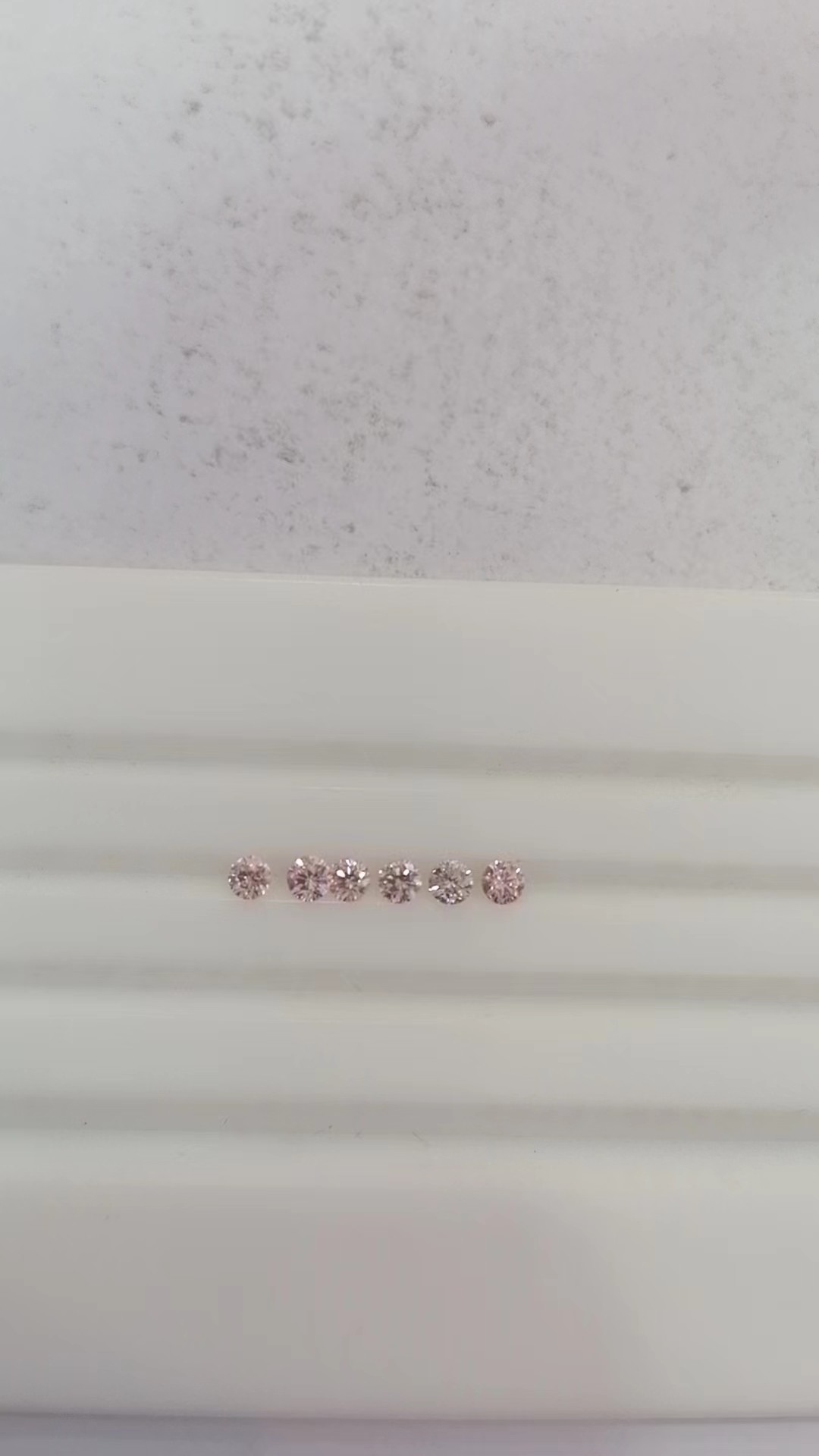 Jewelry Decorations Lab Grown Melee Diamonds Round Shape Pink Color VS Clarity