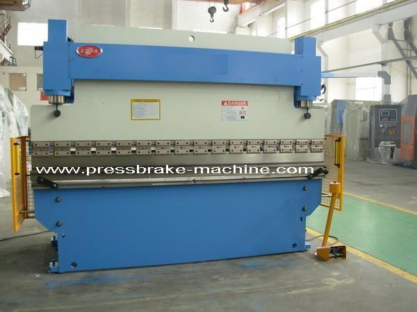 Cheap Press Brake Dies WC67K Hydraulic Sheet Metal Press Brake Bending 2 Axes Control for sale