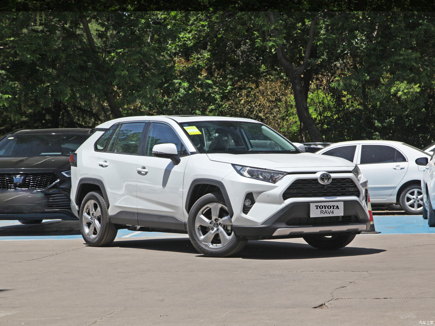 2024 TO-YOTA RA-V4 Suv at Affordable with Rear Suspension Multi-link and Front Window Electric One Key lifting