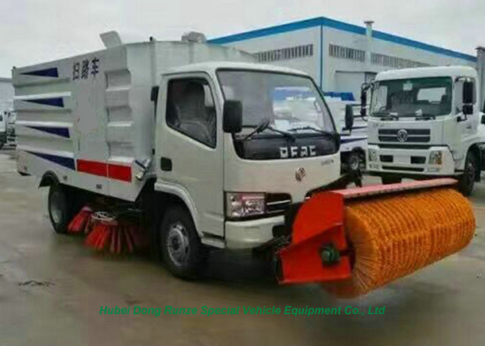 DFAC Truck Mounted Vacuum Street Sweeper With Cleaning Brushes 4000L Refuse