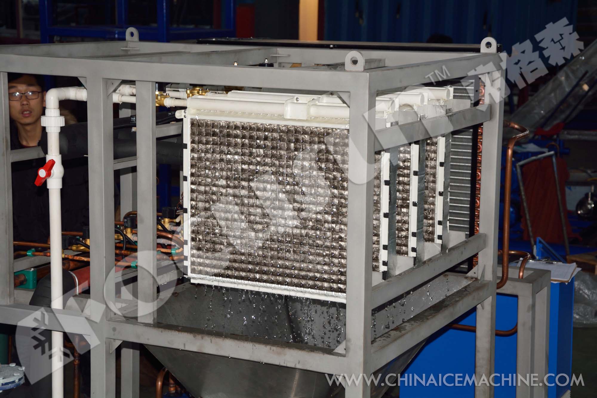 1 Ton Cube Ice Machine Air Cooling Square Ice Maker with 22mm*22mm*22mm Ice Size