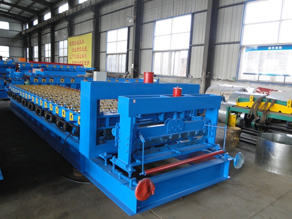 840 Roofing Sheet Roll Forming Machine , Blue Corrugated Roof Sheet Making Machine