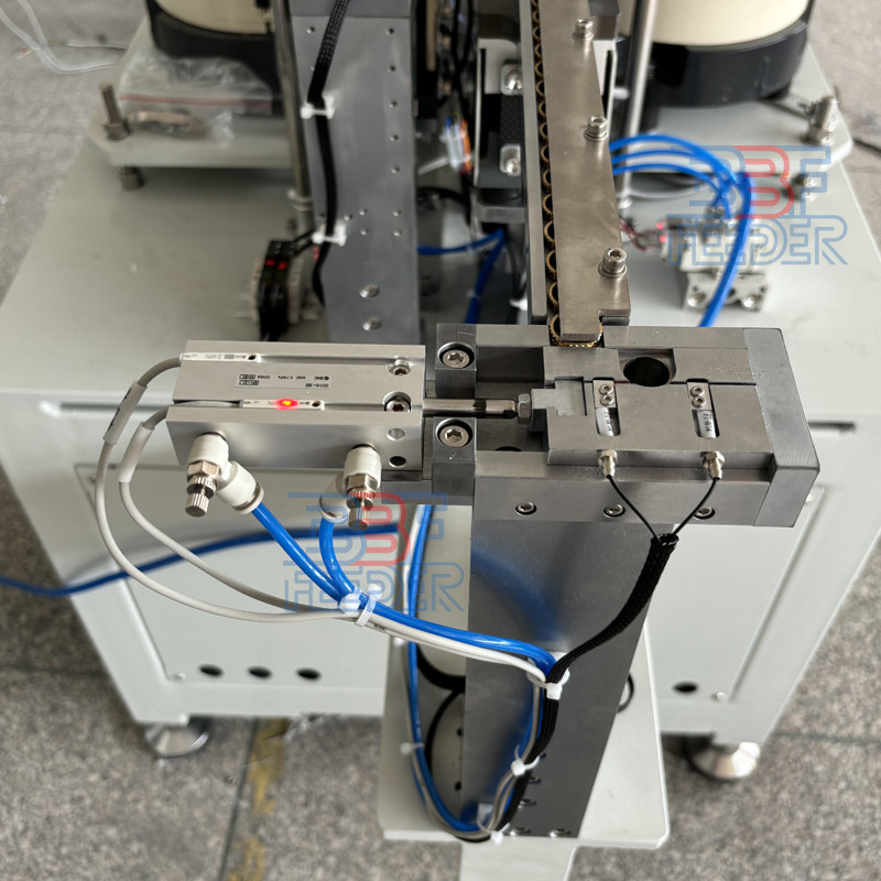 PLC System Bowl Feeder Machine Metal Block Vibratory Parts Feeder