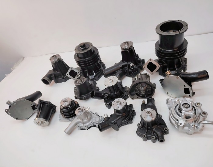 PC200-3 Engine S6D105 Water Pump 6136-62-1102