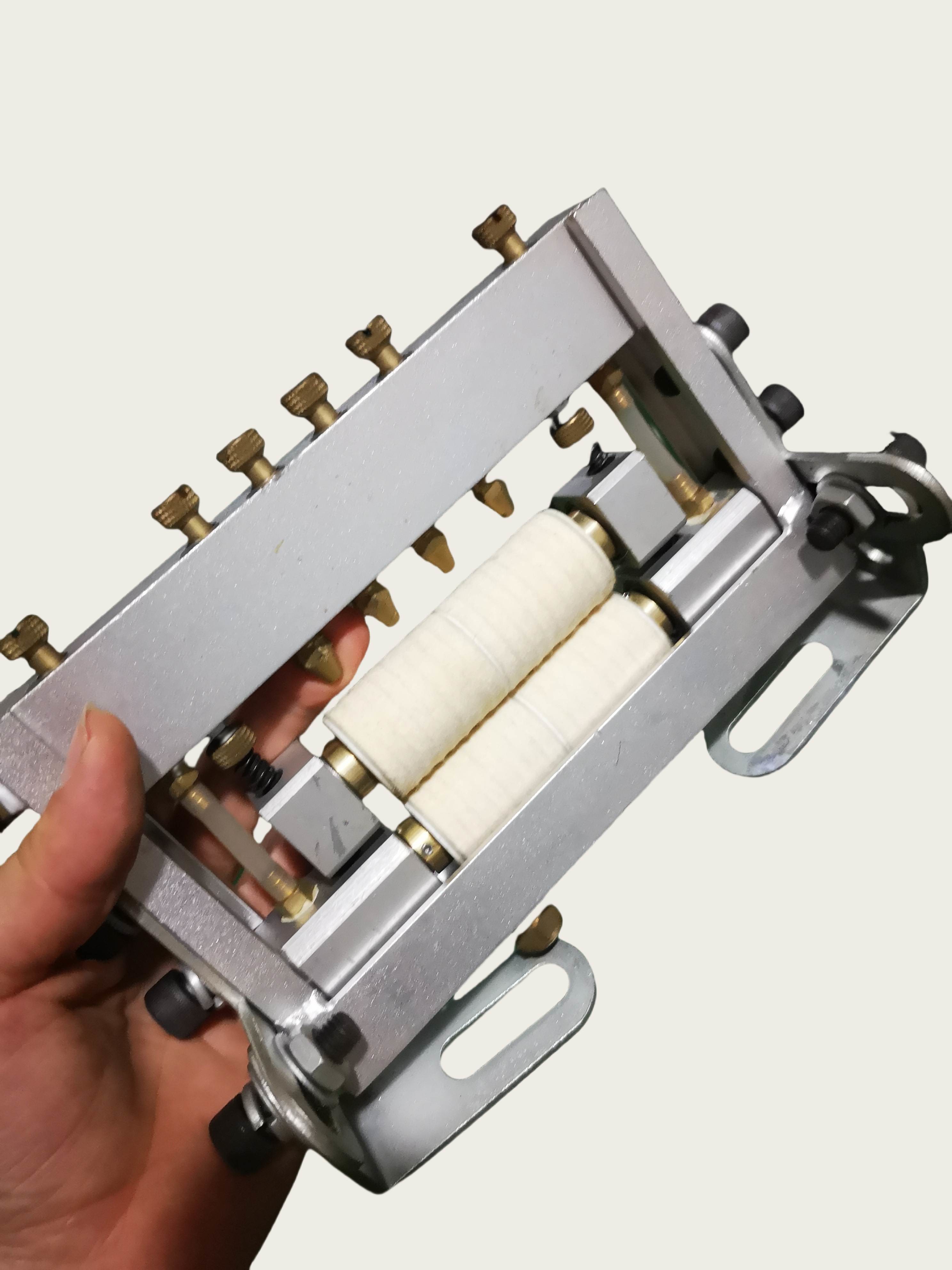 High-Precision Double-Sided Oiler for Metal Stamping – Automatic Lubrication System for Press Lines