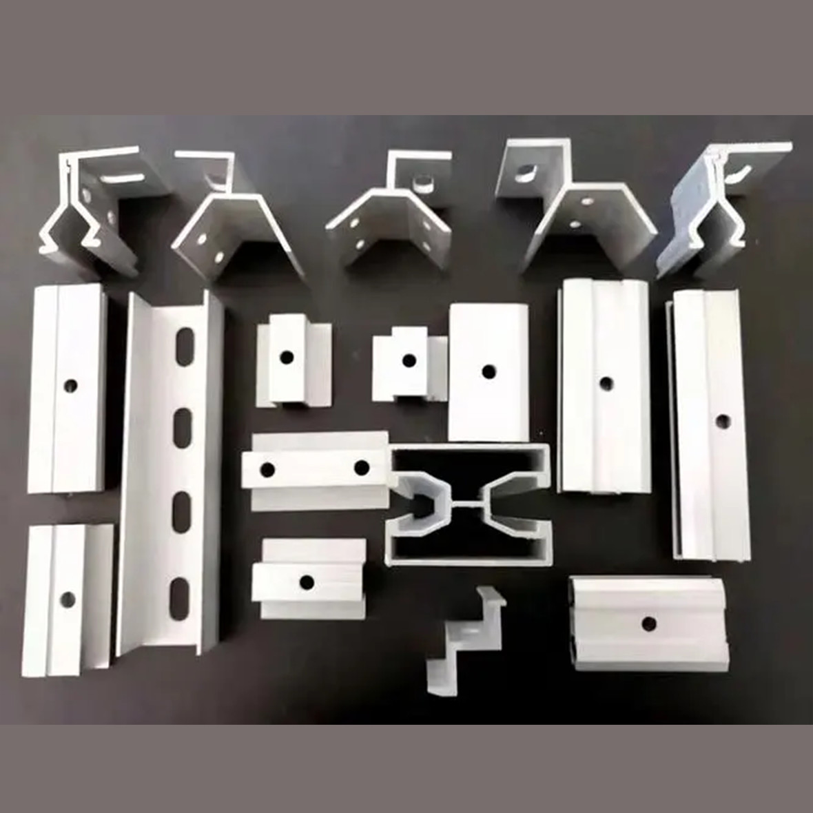 1800kg Aluminum Alloy Punching And Saw Cutting Machine With Easy Operation Features