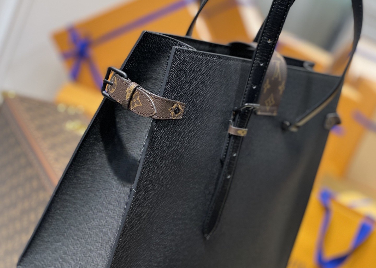 Black Mens Cross Pattern Genunie Cowhide Leather Handbag For Shopping