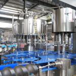 PLC Glass Bottle Juice Filling Machine 2000BPH Beverage Bottling Equipment