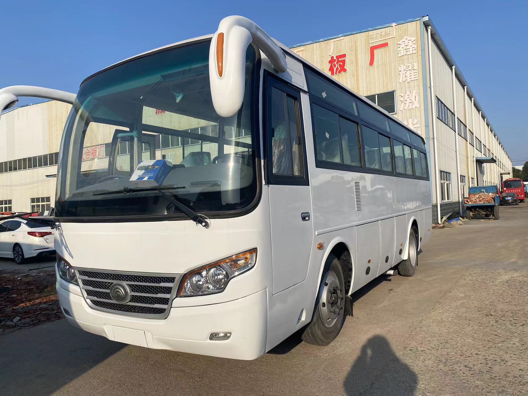 Used Buses 35 Seater Diesel Engine Coach with Euro 3 Emission Standard and Affordable