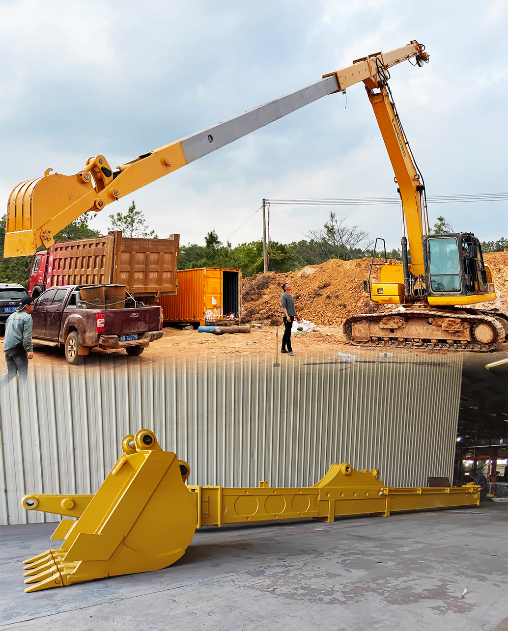 14m 16m Excavator Telescopic Arm With Standard Bucket Clamshell Bucket