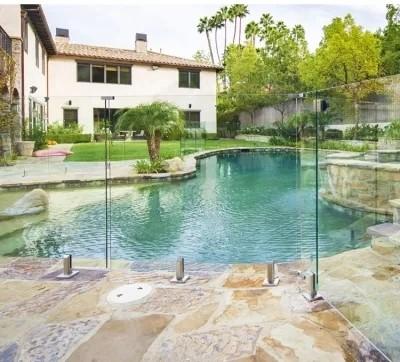 Fine Polished Edge Industrial Decoration Hotel Tempered Glass Fence for Swimming