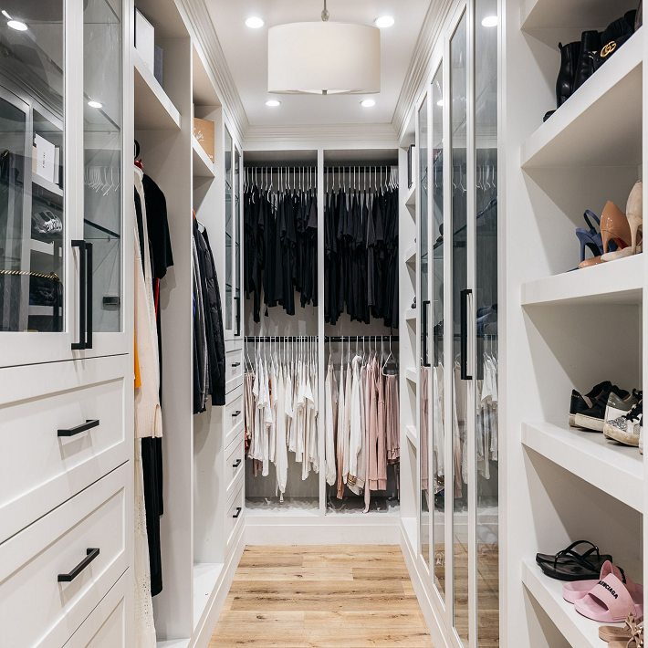 Adjustable Height Hotel Wooden Wardrobe end Furniture for Modern Style Walk-in Closet