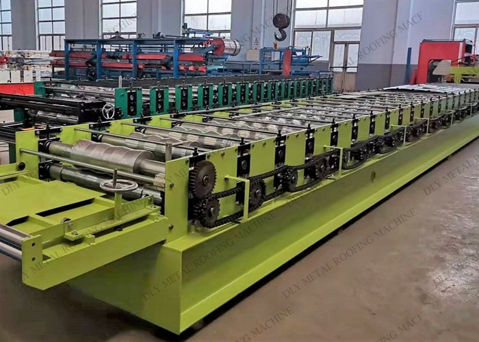 5.5kw Corrugated Roofing Machine 1250mm Mobile Roof Sheeting Machine