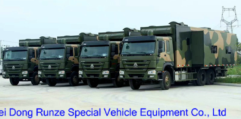 HOWO Camping Truck 20 - 28 Staff With Sleep Bed , Extendable Sleeping Room