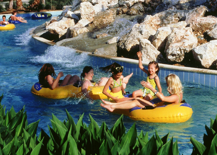 Funny Hotel Resort Lazy River Water Park For Family , PLC Central Control