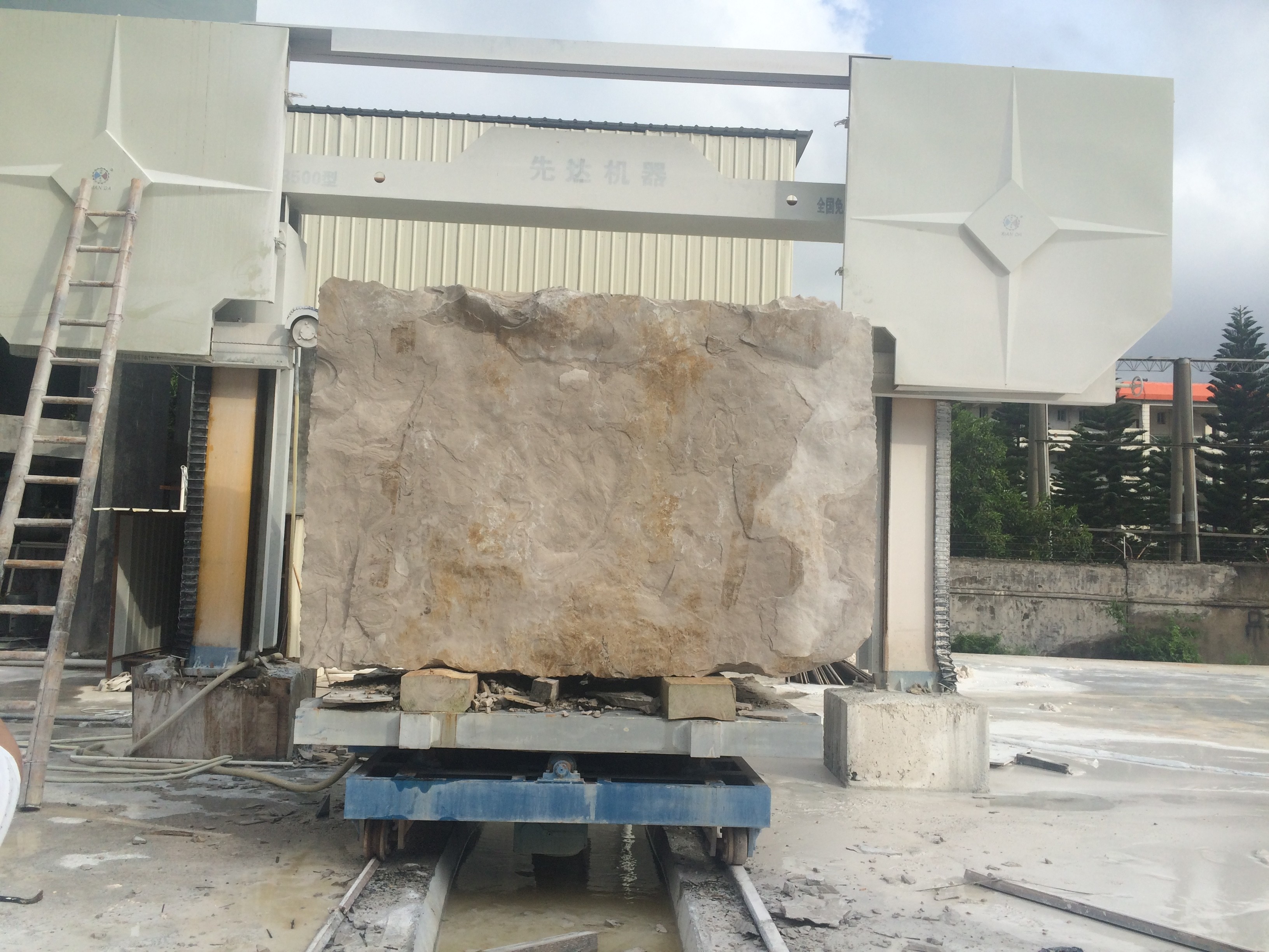CNC Diamond Wire Saw Machine For Dressing and Profiling