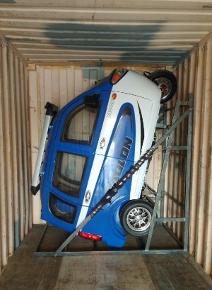 China New Model3 Wheel Gasoline Tricycle 200cc Taxi Moto Bajaj Tuk Rickshaw For Sale Enclosed Cabin Tricycle