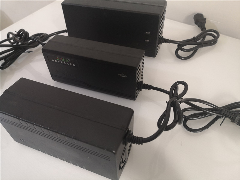 170W Ebike Lithium Ion Battery Chargers Built-In DC Fan
