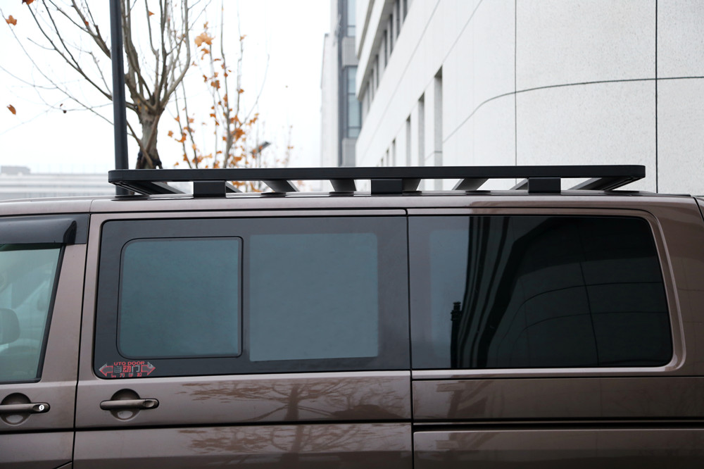 Roof Mount Aluminum Alloy Flat Roof Racks for Volkswagen Multivan by Aluminum Extrusion