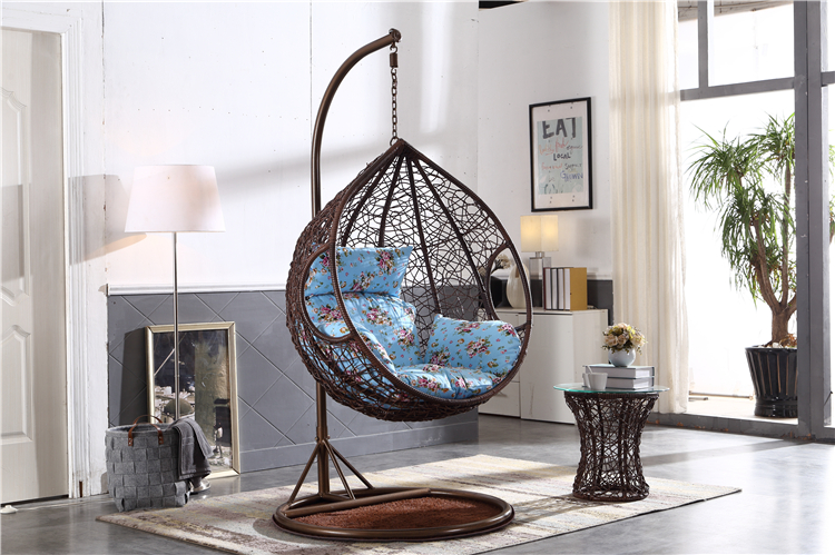 Hot selling product large rattan hanging chairs wicker egg swing with support table