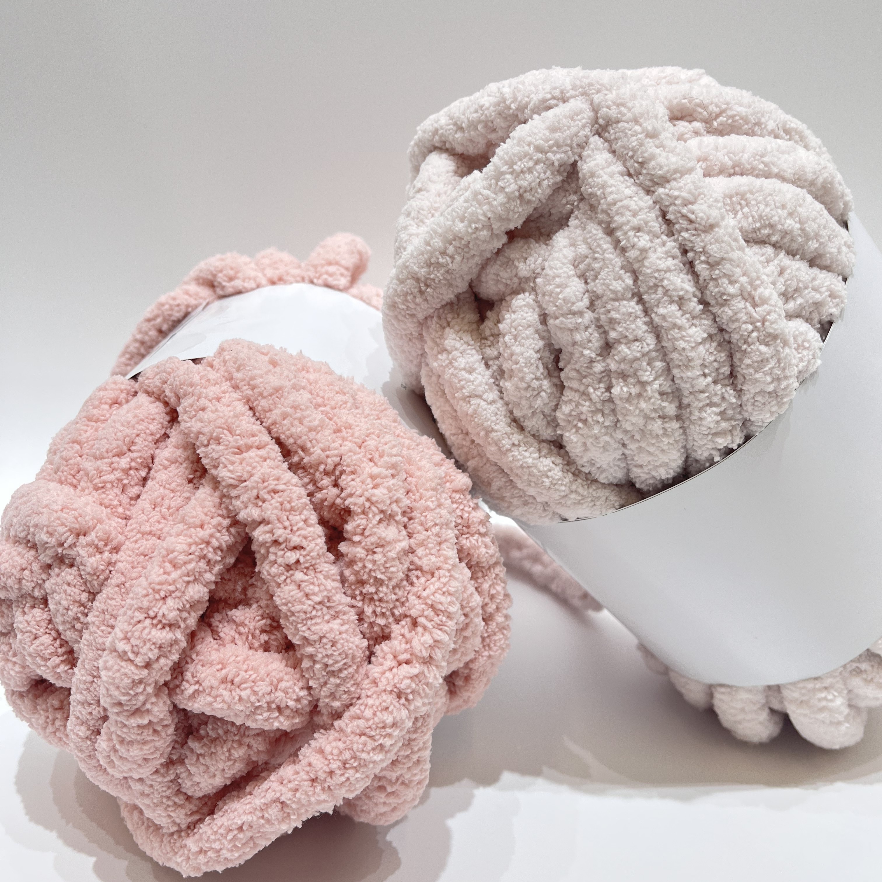 Customized Colorful Bulky Soft Chunky Chenille Yarn For Knitting Blankets