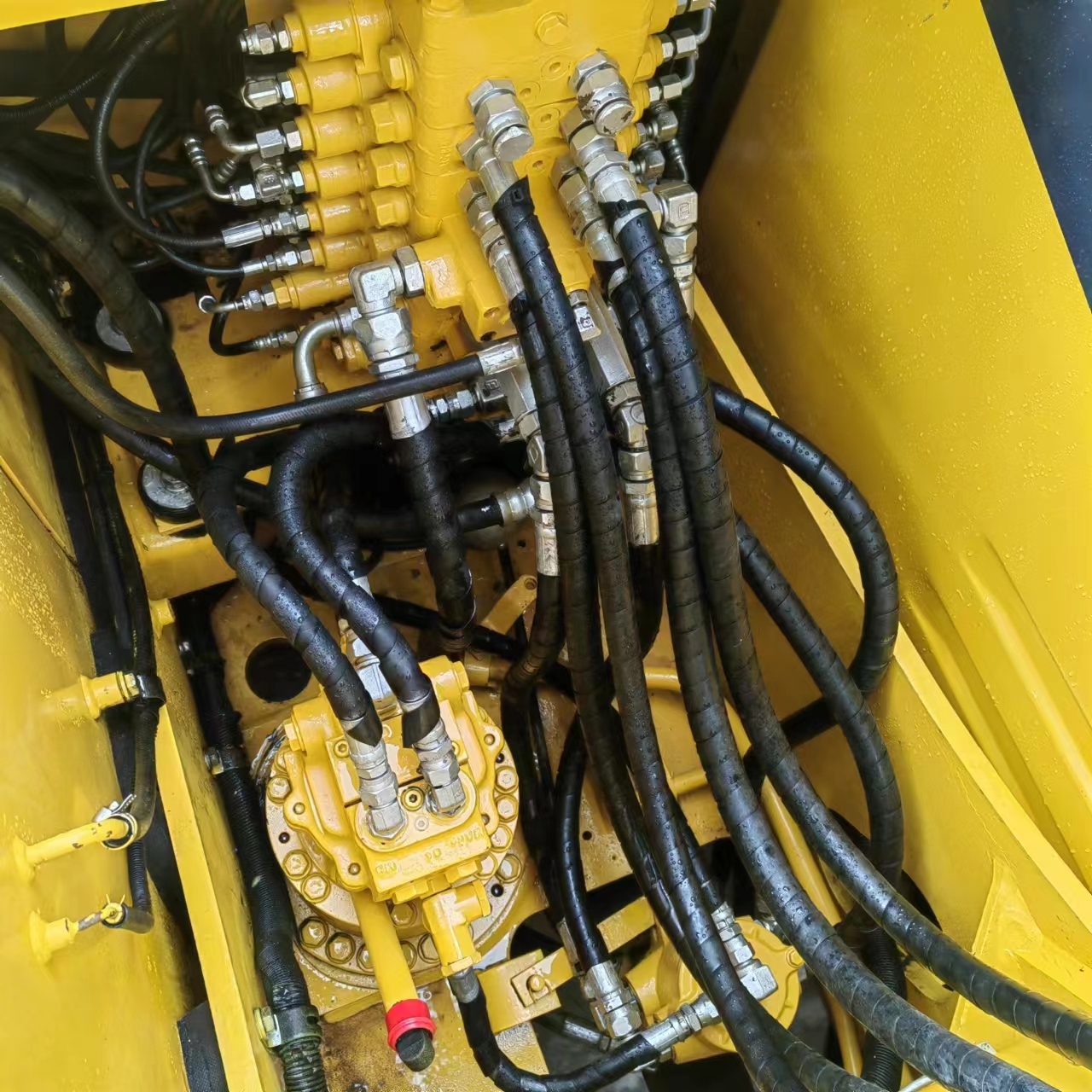 Original Komatsu PC130 Excavator Second-Hand Enclosed Cab Excavator with Original Parts