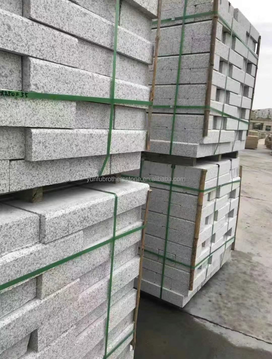 Polished Large 60*60 Granite Blocks for Natural Cut-to-Size Raw Stone in Modern Design