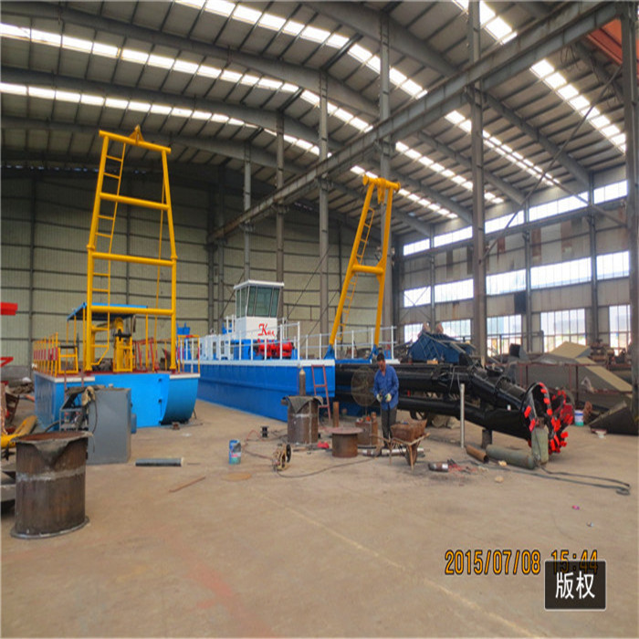 Iron Plate Cutter Suction Dredger Pumps 20m Depth 22m Length