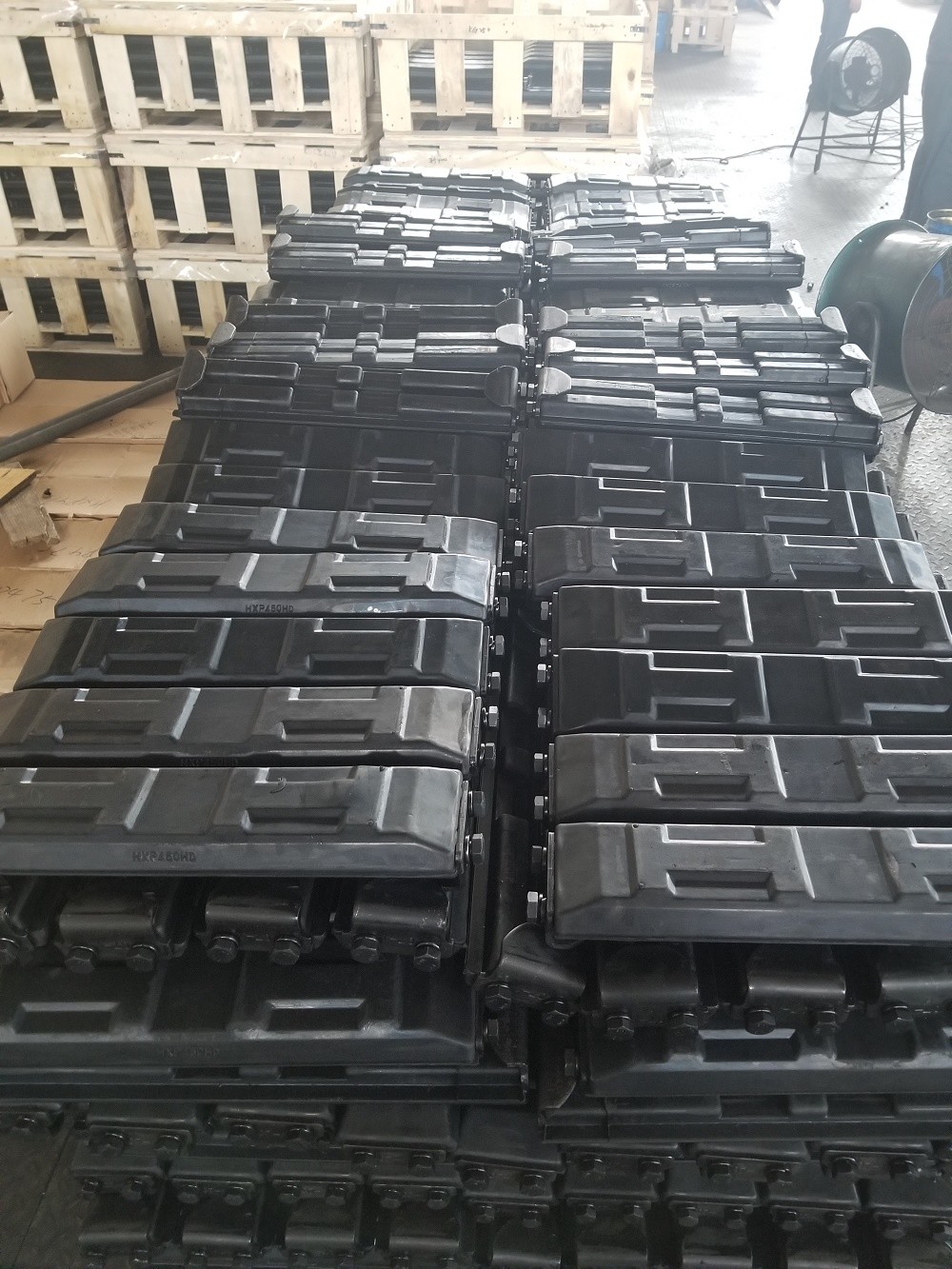 190 Pitch Vibration Resistance Excavator Rubber Pads