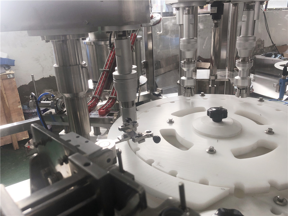 GMP 80pcs/Min Plastic Aseptic Vial Syringe Filling Equipment