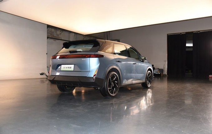 Dongfeng Venucia’S New EV: VX6 5door/Seats Family Pure Electric SUV CLTC520km 165km/H