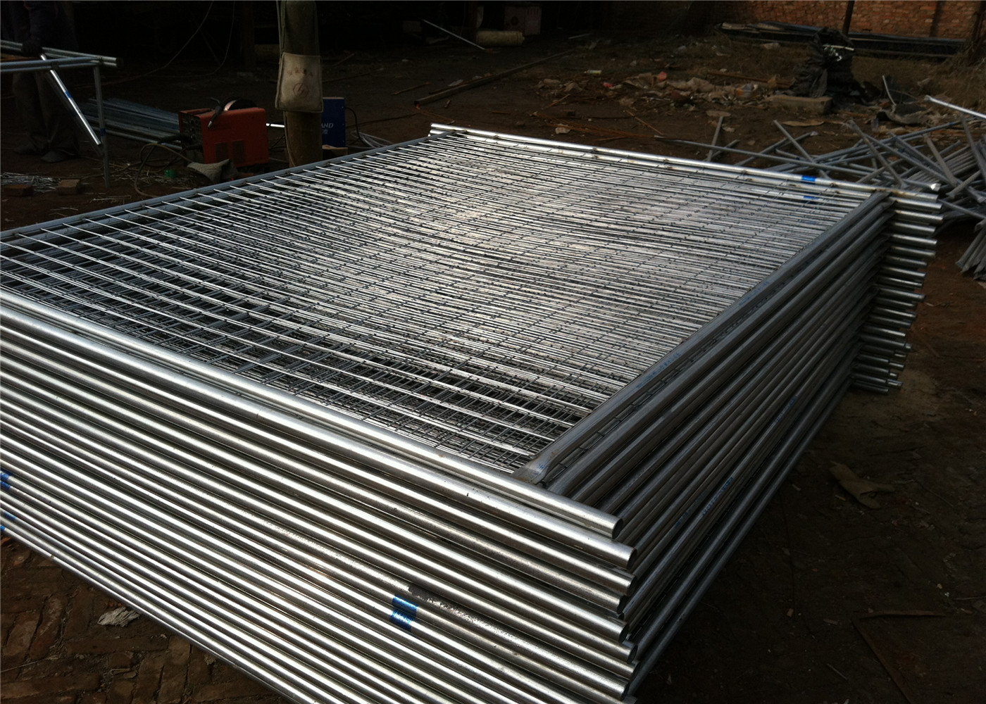 Standard Temporary Fence Panels 2100mm*3300mm ,2100mm*3000mm round top design fence panels